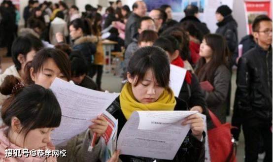 “深本数学”未在显著位置公示教师资格证号等被
