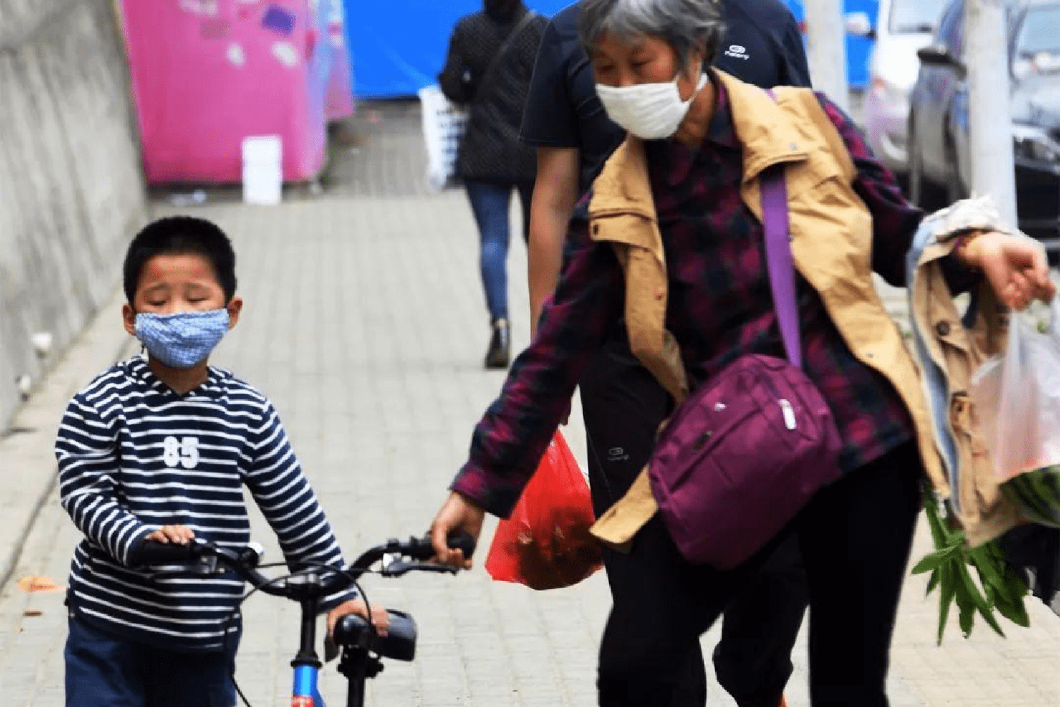 为什么很多奶奶带着宝宝到3岁,然后来“断胡”?原因很现实
