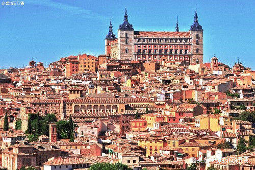 西班牙最早的首都，整座小城都是世界遗产，如“露天建筑博物馆”