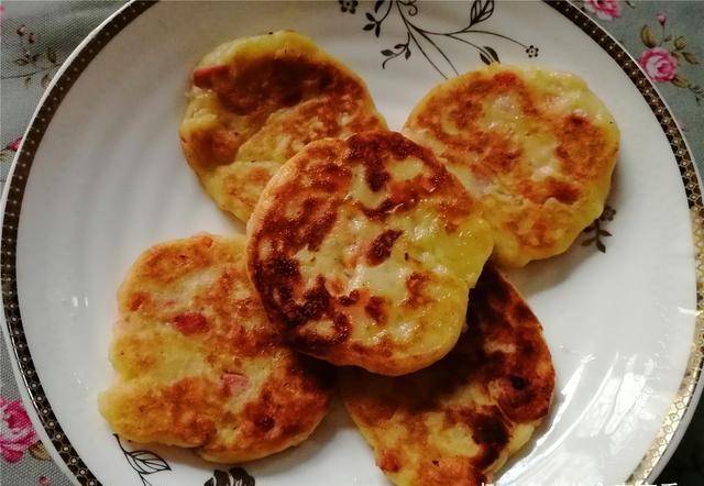 土豆泥做的土豆饼 3a52d7811a874f7686092da5769fde4d.jpeg