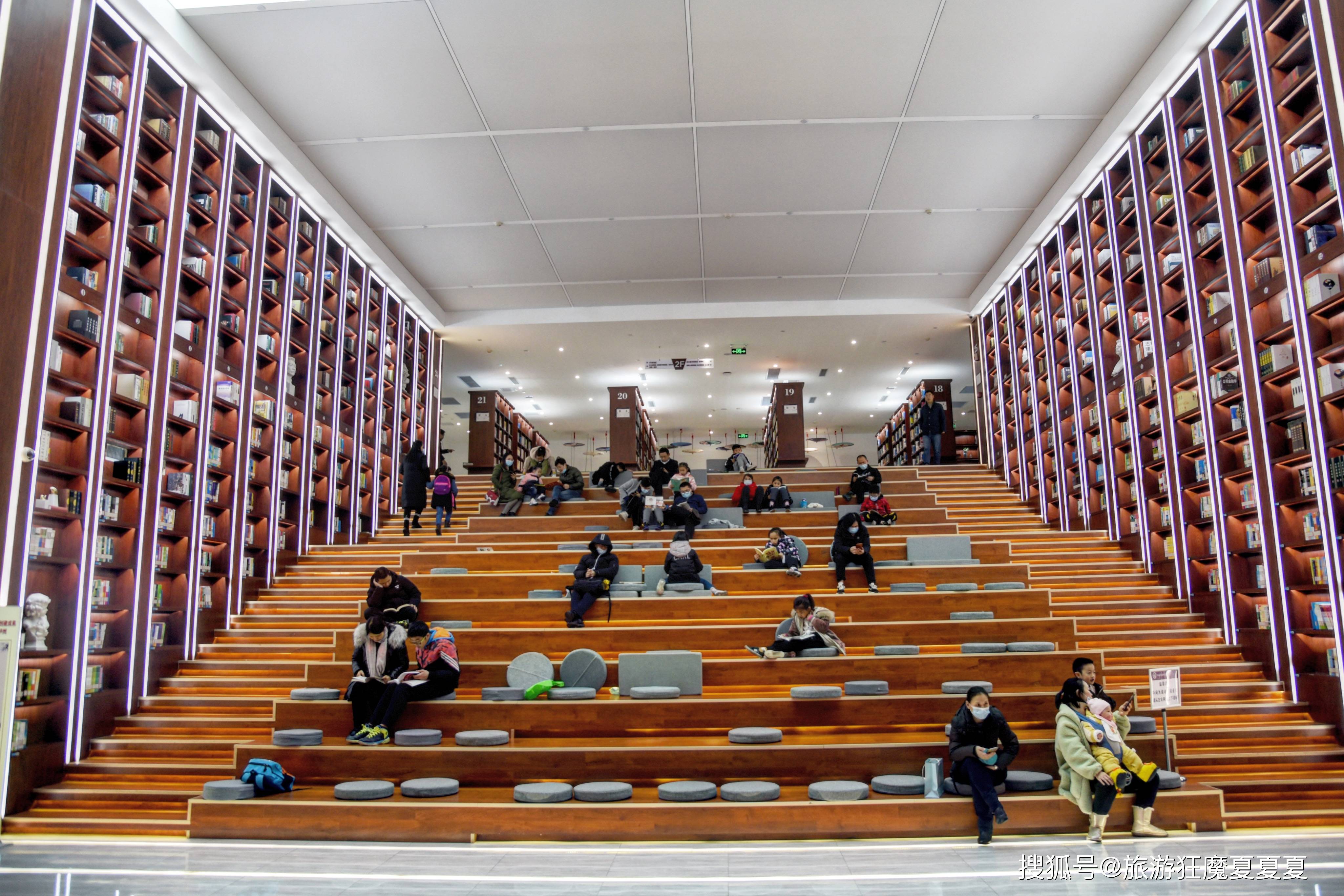 四川泸州的“网红图书馆”，功能齐全分区科学，堪称亲子好去处