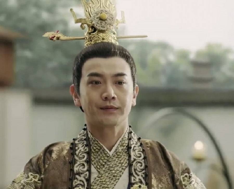 慕容麟僭号称帝并斩杀慕容详同年八月,慕容详派将军