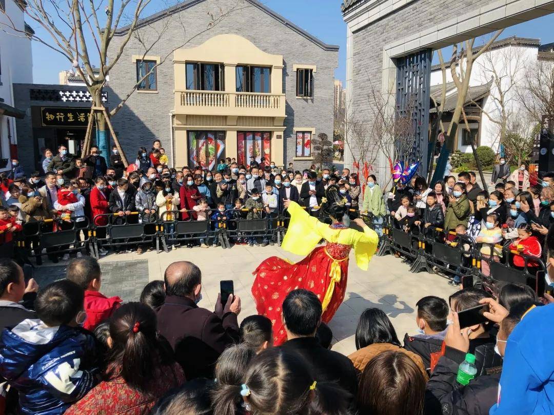 齐了！穿古装、观表演、吃汤圆...欢聚老街闹元宵！