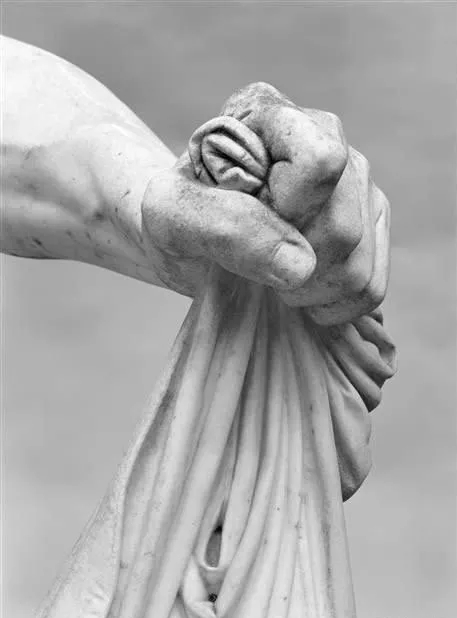雕塑之美手部细节的力量与柔美