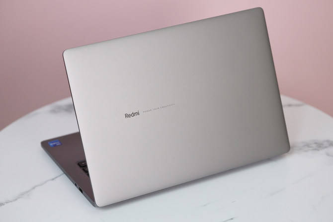 进行了|全新模具超视网膜全面屏 RedmiBook Pro 14评测