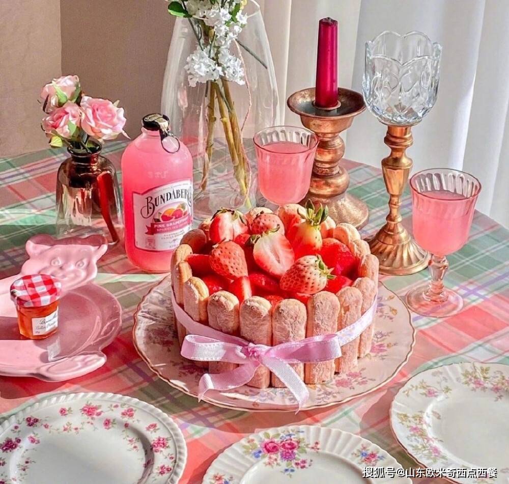 山东欧米奇灵感图集分享粉粉嫩嫩的草莓蛋糕