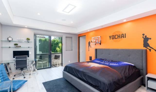 报道称,施罗德的这套房产占地面积约780平方米,包括7间卧室,10间浴室