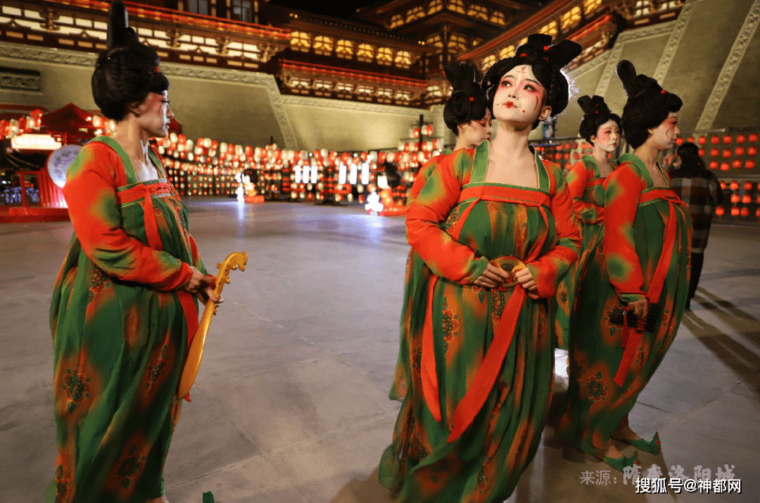 河南元宵节奇妙夜播出后冲上热搜,"唐宫夜宴"小姐姐爆火!