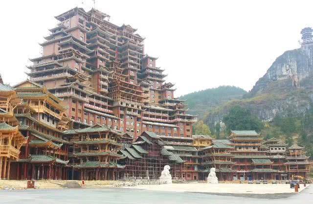 贵州一座神奇的建筑，耗资2亿建成，高达百米却没用一颗螺丝钉