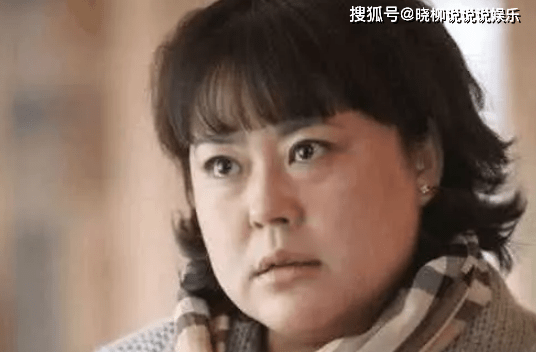 原创她是"农村妇女"专业户,恋上90后小鲜肉,恩爱合照却像两代人