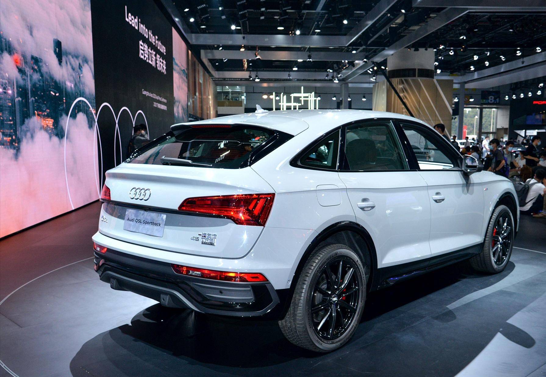 对于这台刚刚亮相的全新运动版本的奥迪q5车型,相信大家都有了一定的