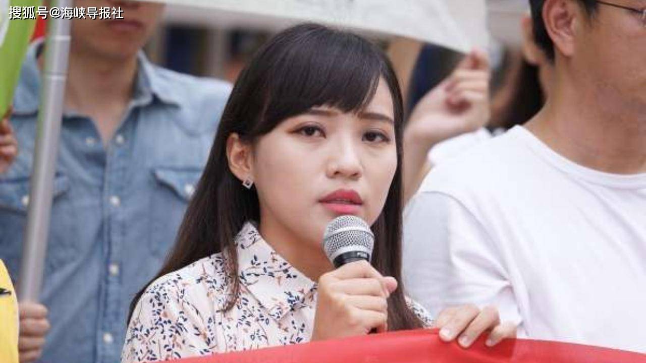 那个翻白眼的黄捷对蔡英文哈腰:感谢民进党力挺,让我没被罢免_高雄市