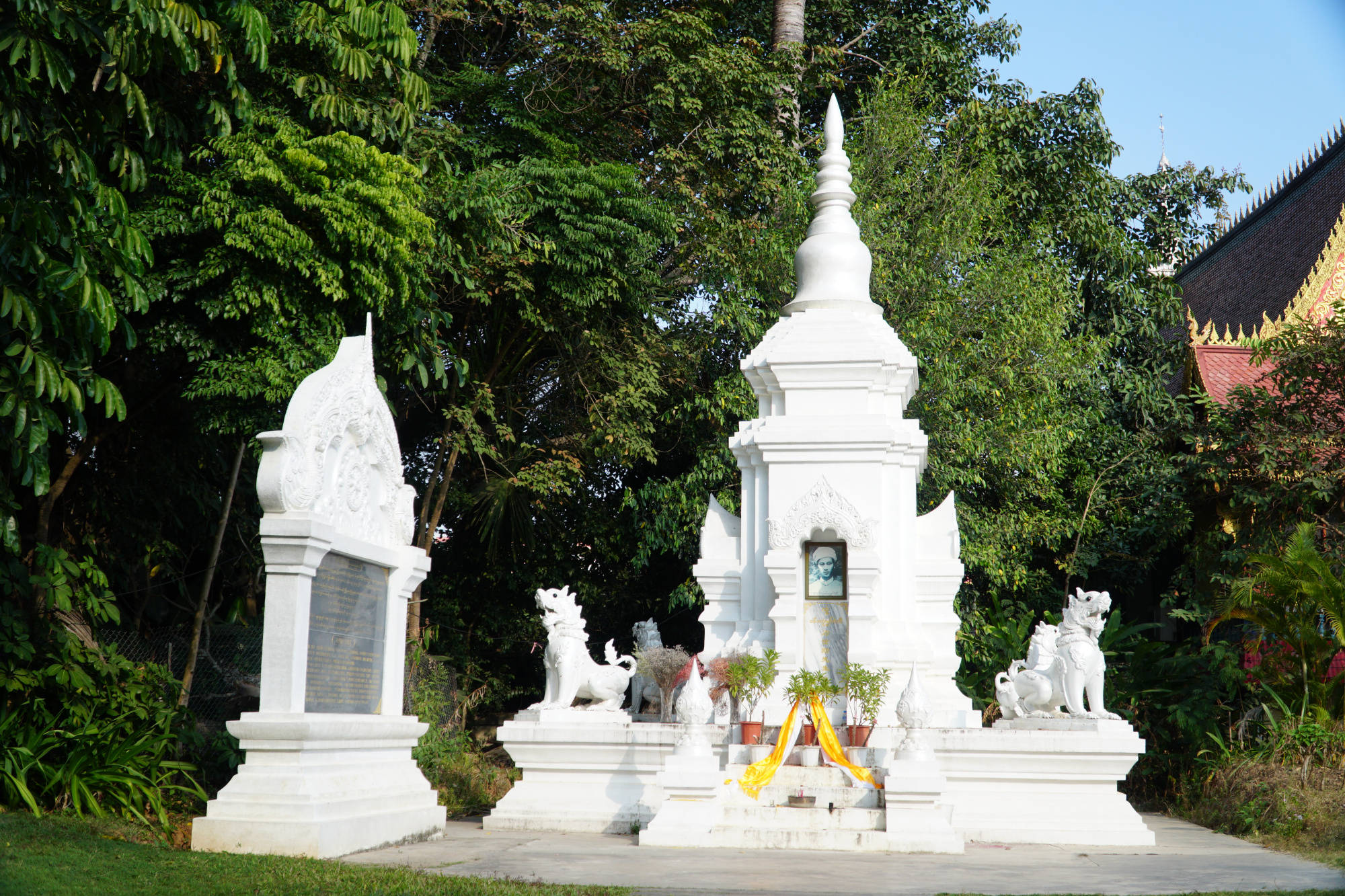 西双版纳旅游热门打卡点，景洪曼听御花园,感受傣王的王室生活