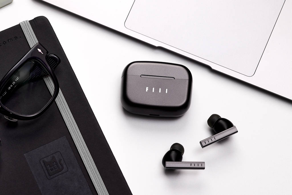 fiil cc pro新品"剧透",双重降噪给力续航,支持多设备连接_耳机