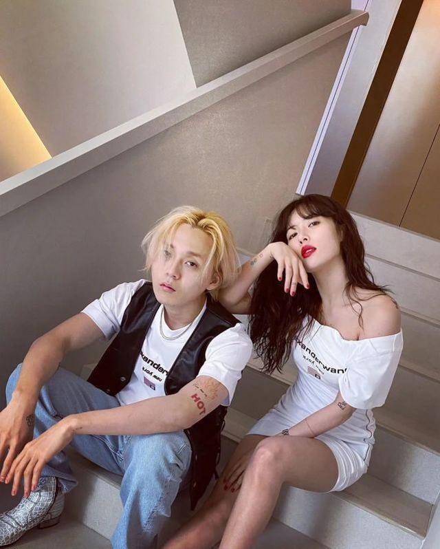 泫雅和金晓钟上演老友记谁说面包和爱情不可兼得