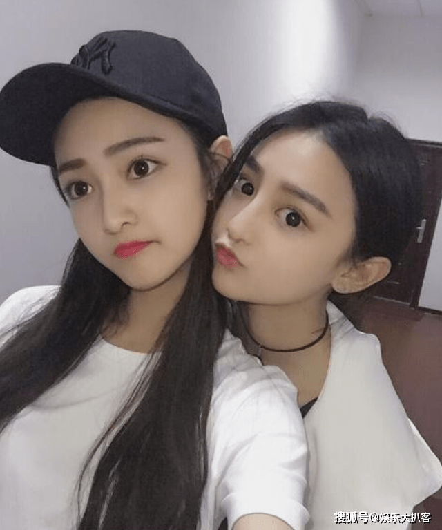 原创关晓彤与大学舍友合照曝光看到合影之后网友她没有谦虚