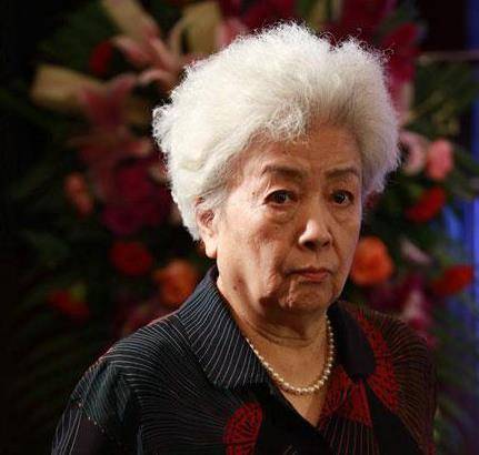 原创老戏骨谢芳书法清新俊逸,富有文化气息,网友:这才是好书法