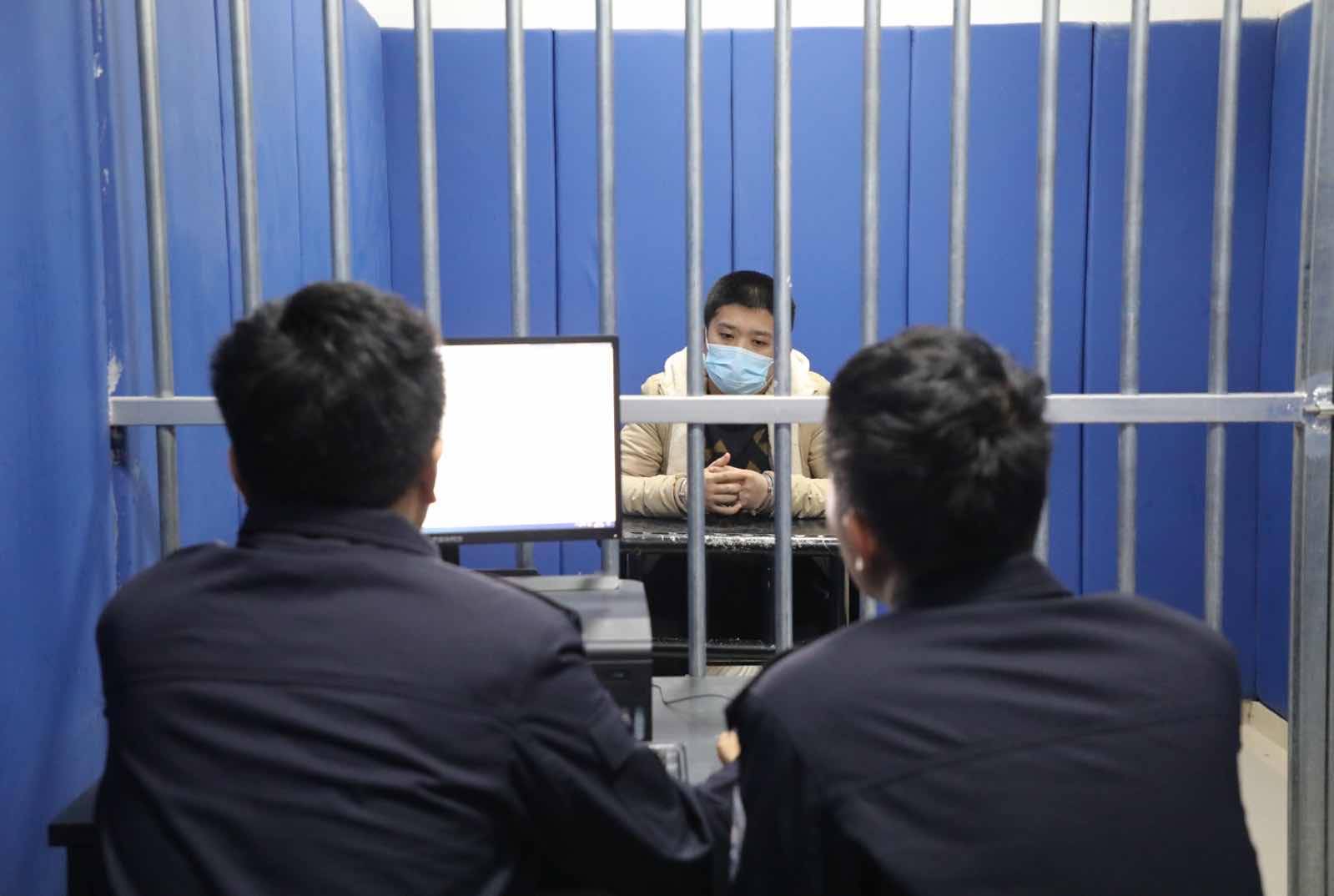 东墩派出所办案民警张华林说:"在这起案件中,犯罪嫌疑人在明知故意的