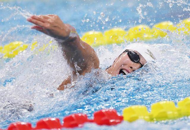1分54秒70 杨浚瑄打破女子0米自由泳亚洲纪录 比赛
