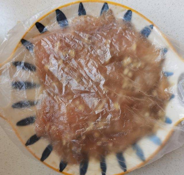怎么煎鸡胸肉脆脆的 856ef81f6b5349f991f29538b1df3ead.jpeg