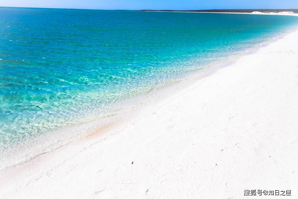 世界上仅有2个的奇特海滩！踩在脚底下的并不是沙子。
