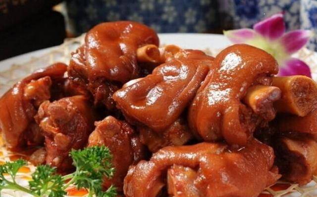 猪脚炖什么汤有营养 f9e8502520e34218a7fefe6240db9aeb.jpeg