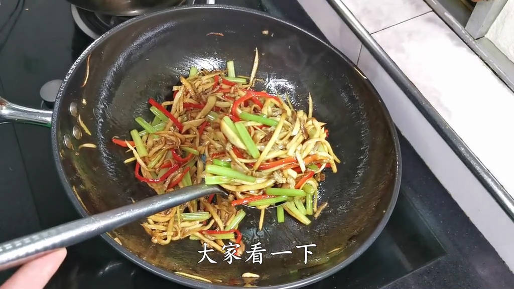 家常肉丝炒菜推荐 018a8f7bb1744a2da83ec47b85bb0ccc.jpeg