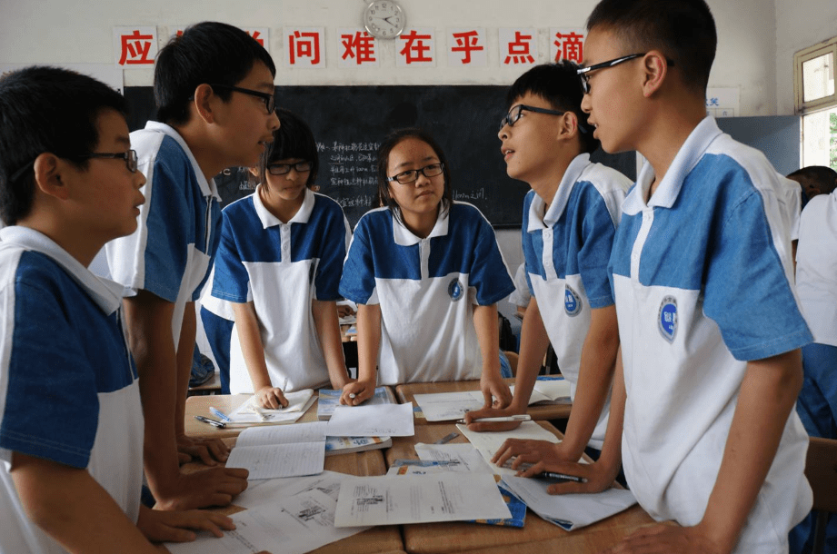 中学生叛逆期心理 05d3c1aed58242eb8a374f2359eb0ee1.png