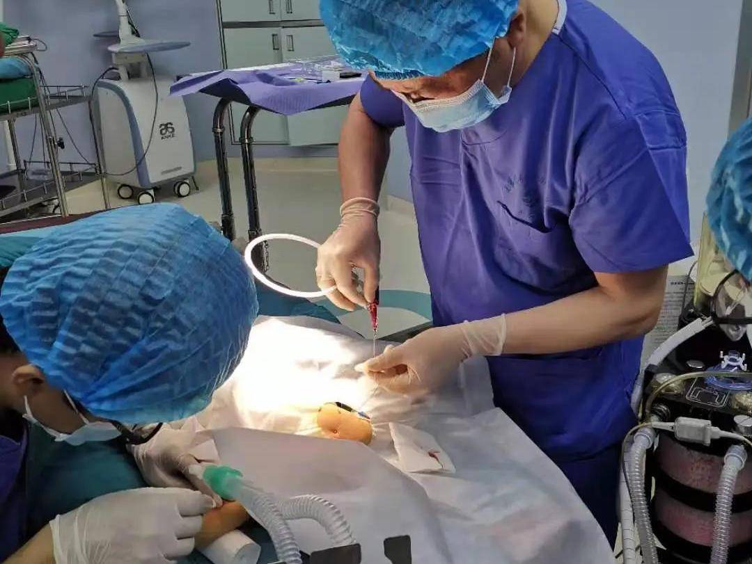 徐国亭主任医师指导 动脉穿刺置管及气管插管.