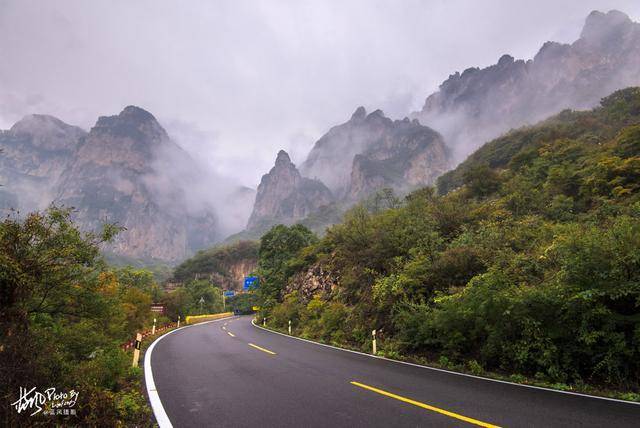 南太行最美风景线，连接豫晋两省，沿途风光壮美被称为网红天路