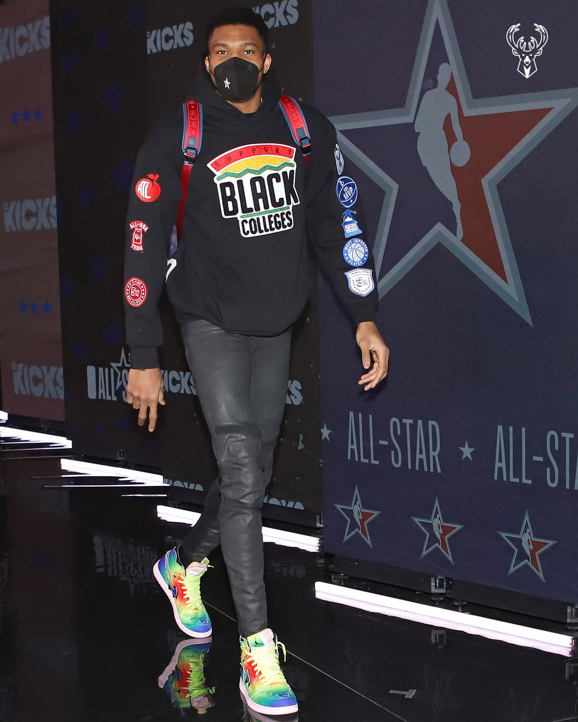 组图:全明星球员赛前入场穿搭 谁是你的菜?