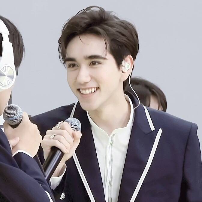 原创和马宣布退出《创4》,粉丝喊话官方退钱,质疑这是为保皇出道