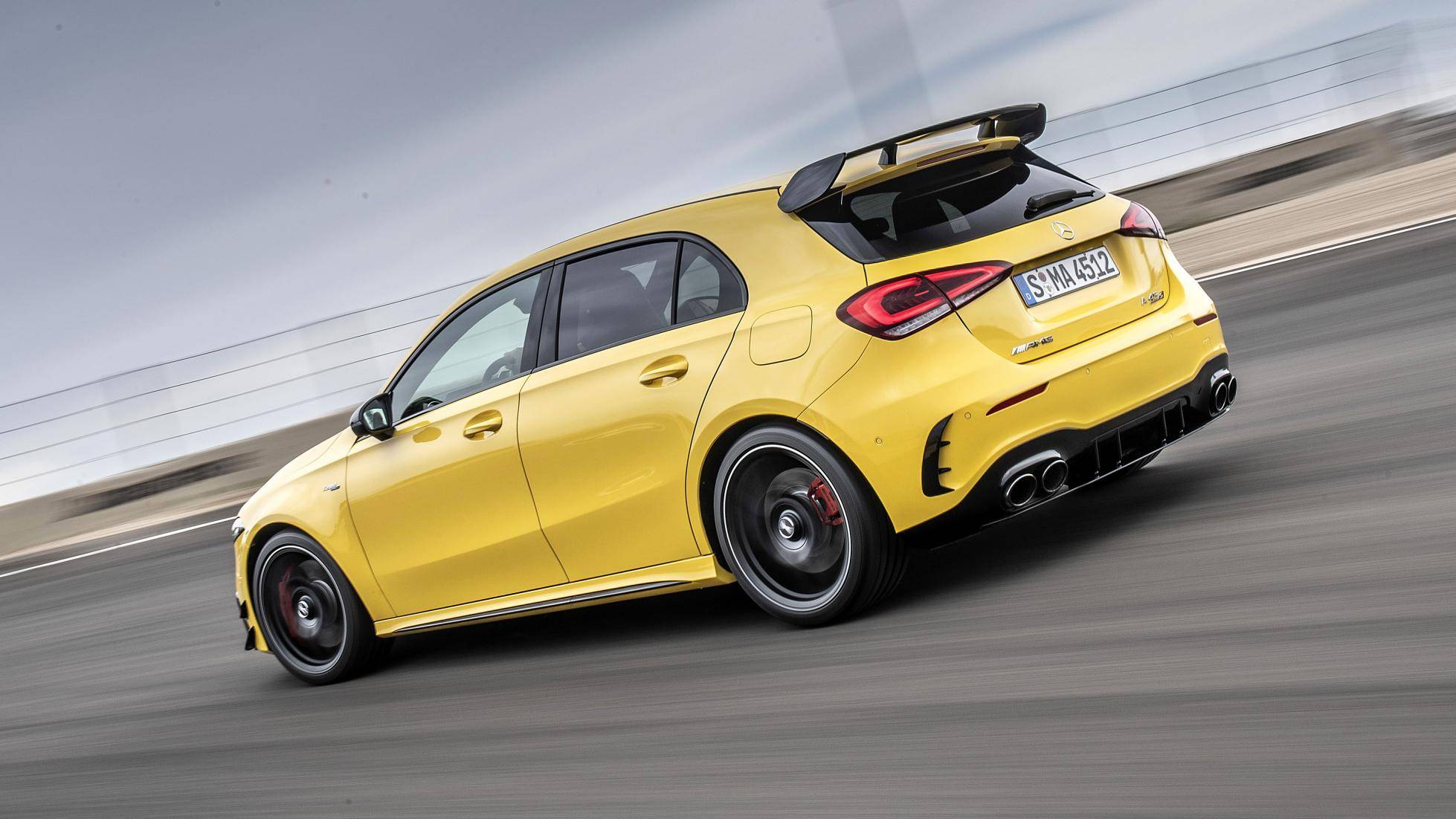 玩儿车爱好者的心仪座驾梅赛德斯奔驰amga45s