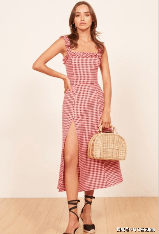原创今年流行一条裙子叫棋盘裙减龄时髦显气质照着穿就对了