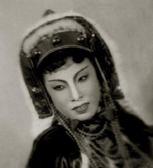 越剧皇后遇人不淑只因撒了个小谎便名誉扫地留下8字遗言自尽