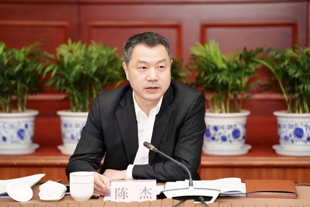 在经济社会发展的火线上跑出加速度干出显示度