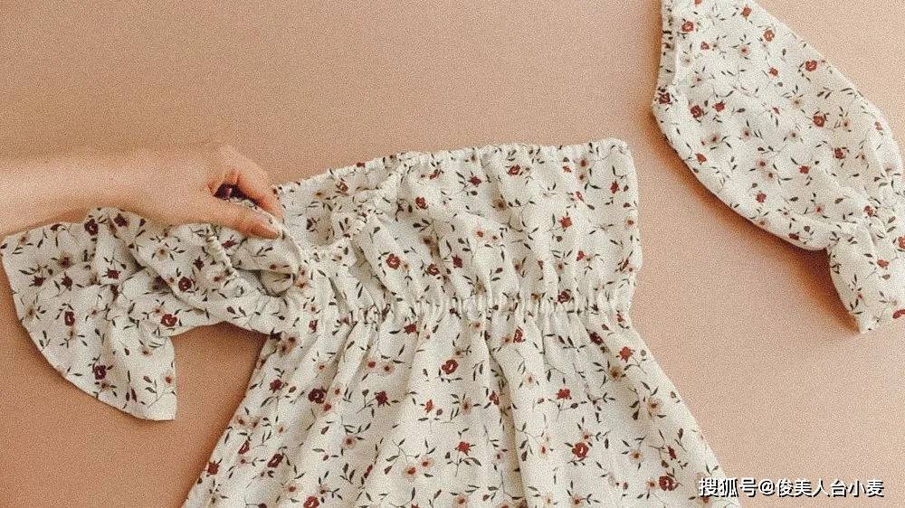 松紧带怎么缝在连衣裙子中间 9c68c256a26f471d863ad732fa0edac0.jpeg
