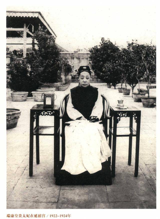 她死后她娘家后人都怎样了?_唐石霞