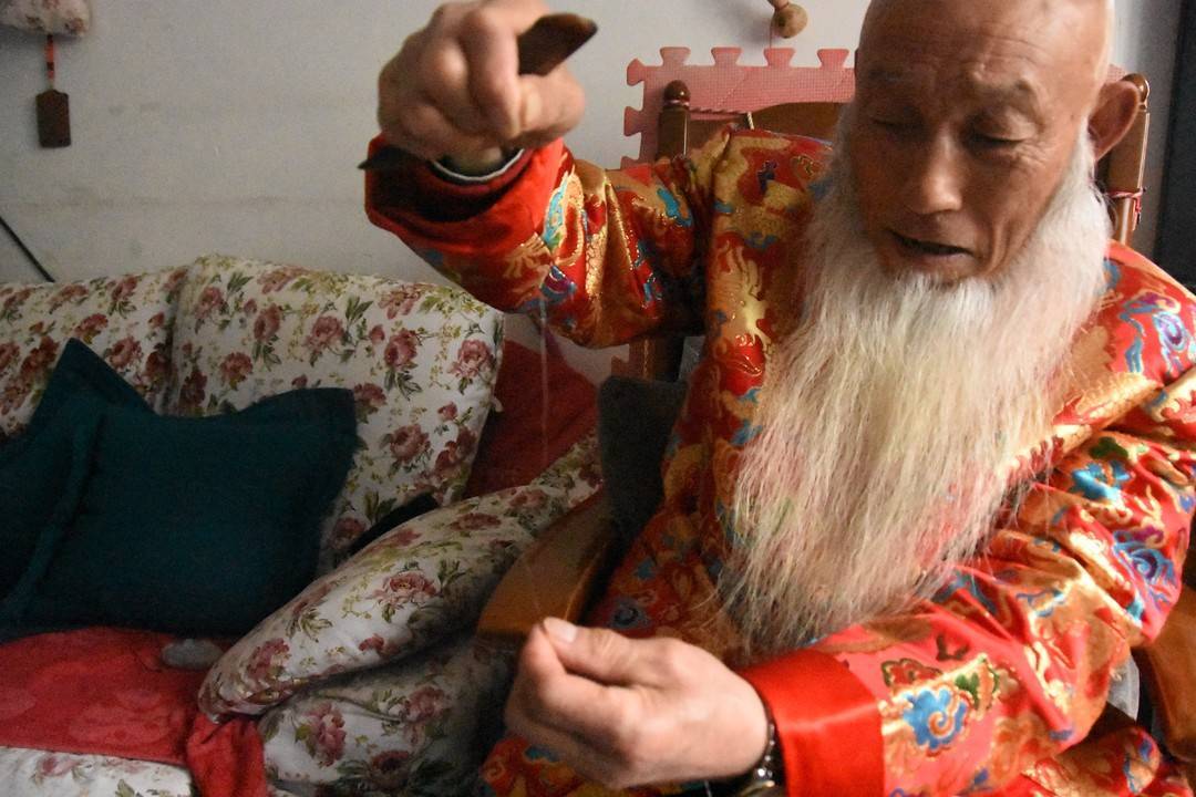 20年留了35厘米这个徐州白胡子爷爷有故事