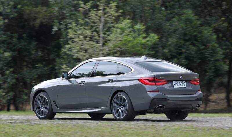 新款宝马6系试驾溜背造型涡轮动力加速媲美新款奥迪rs6