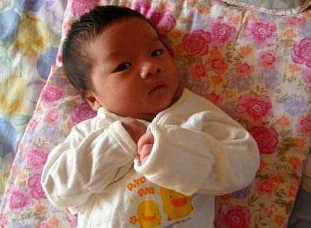 婴儿左右摇头不睡觉 c2b99437619d49c8bf7862ca54103657.jpeg