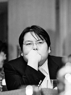 李兆会的父亲——李海仓,也就是海鑫钢铁集团的创业者,在十五年时间里