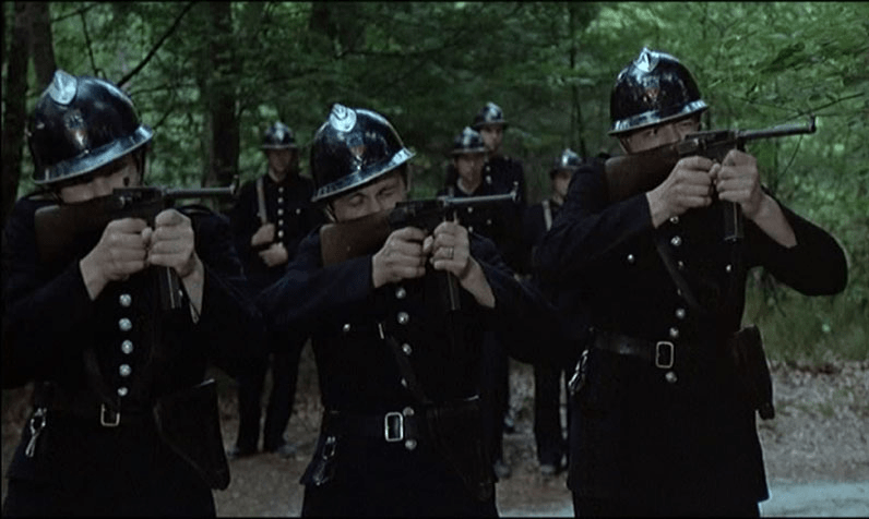 这把冲锋枪名气不大,却击毙了墨索里尼,法国mas38冲锋枪