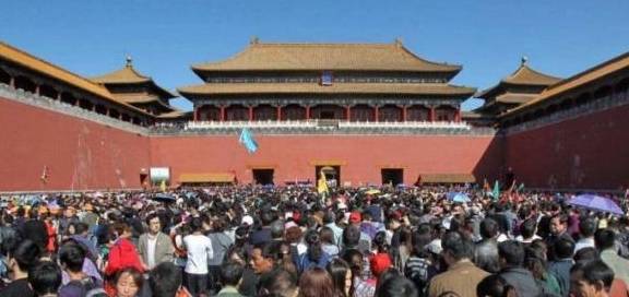 与北京故宫只差一个字，面积比故宫还大，免费开放却没人去！