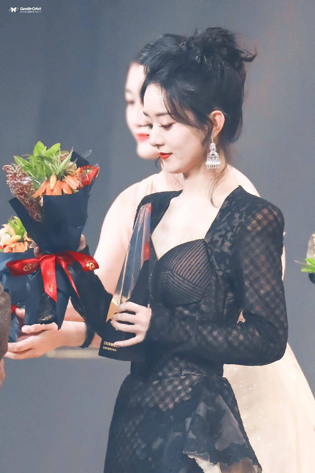 赵丽颖壁纸 温婉纤柔 碧青纯透 怎一个精妙绝伦也 星辰 赵丽颖壁纸 温婉纤柔 碧青纯透 怎一个精妙绝伦也 星辰
