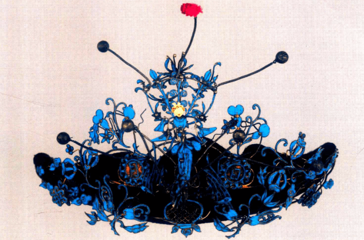 又美又飒的抹额原为中老年妇女御寒用品清代眉勒子赏析