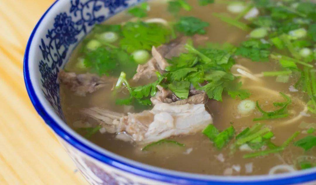 如何炖羊肉汤不骚味 6bab50dc164746689b4213a674c03e2a.jpeg