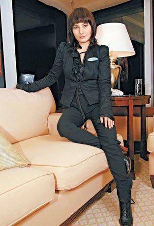 何超仪赌王的叛逆女儿拒绝豪门联姻赌王买星星以她命名