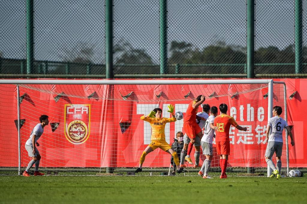 国家足球队广州队中锋移植后卫组合不起作用张林鹏因伤错过了前40名？