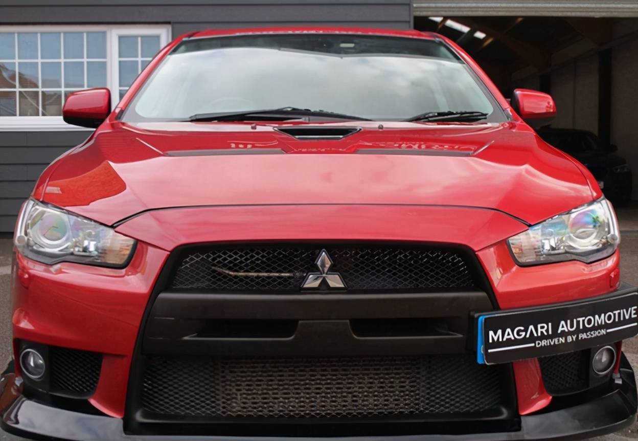 三菱evo再次"升级",2.0t引擎 四驱,加速比思域凌厉,真帅气!